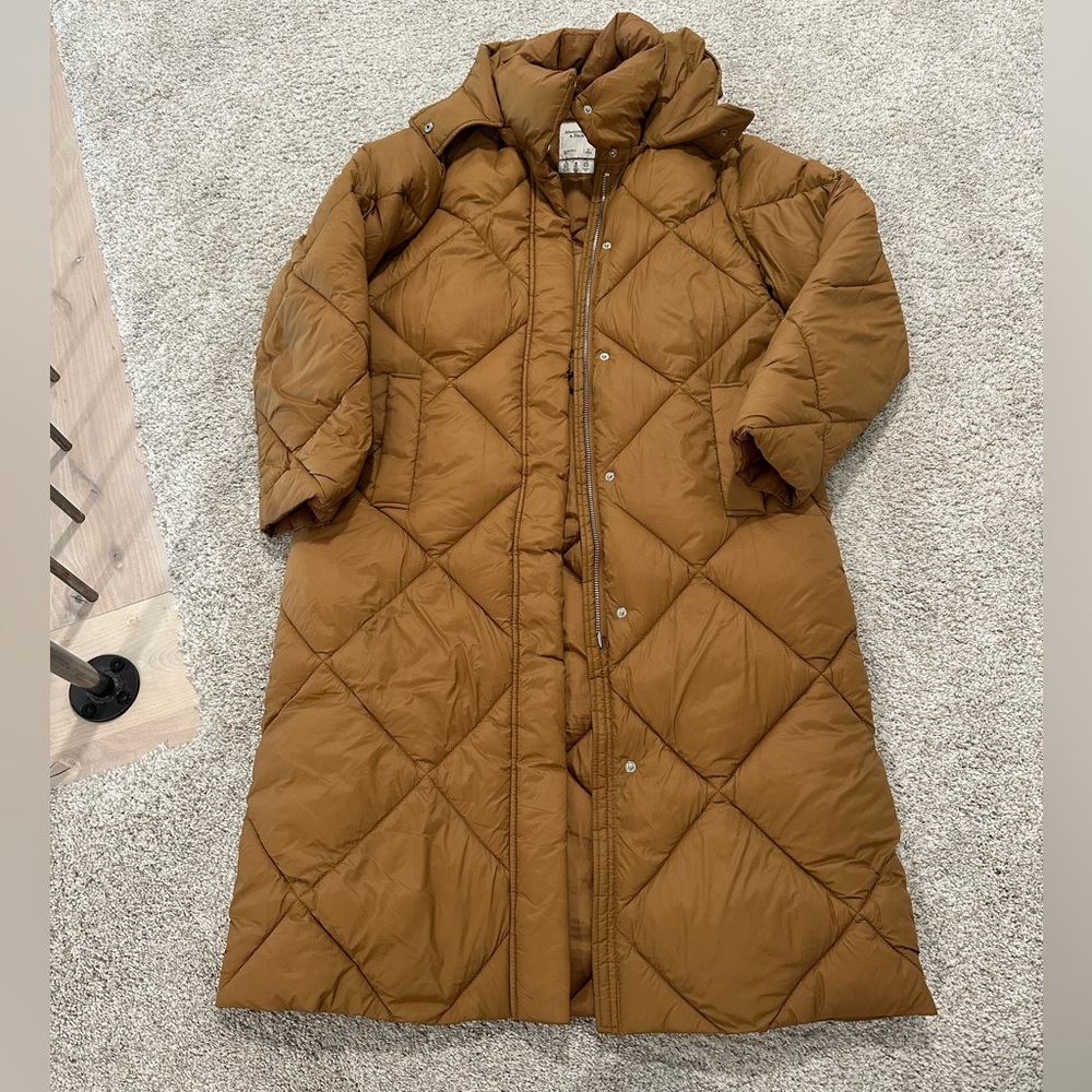 Abercrombie & Fitch Women's Brown Quilted Puffer Coat